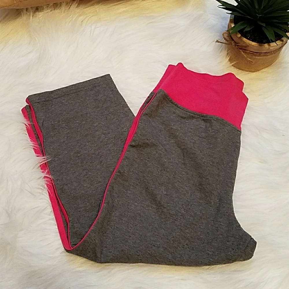 Brand new women workout Capri pants